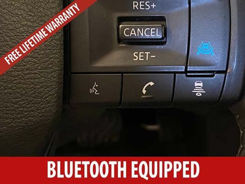 Used 2025 Nissan Rogue SV AWD/4WD image 12