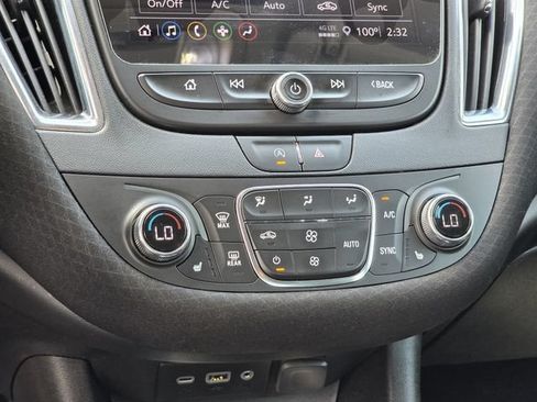 Used 2021 Chevrolet Malibu LT FWD image 21