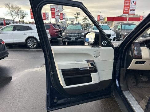 Used 2017 Land Rover Range Rover HSE image 20