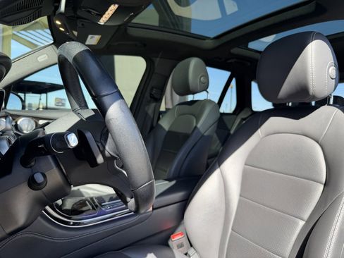 Used 2020 Mercedes-Benz GLC 350e 4MATIC image 40