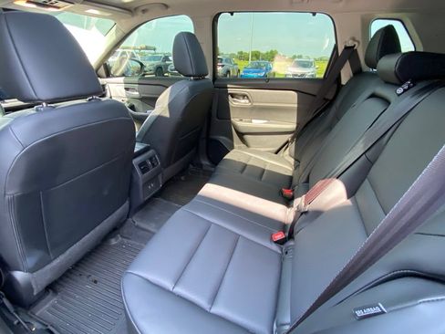 Used 2024 Nissan Rogue SV w/ SV Premium Package AWD/4WD image 24