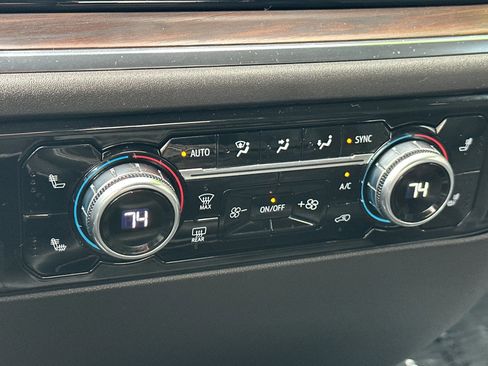 Used 2024 GMC Sierra 1500 SLT image 19