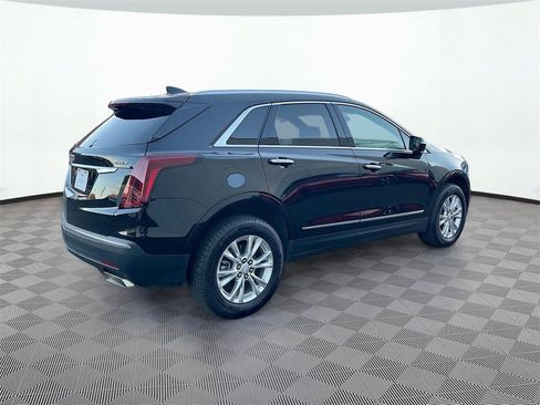 New 2025 Cadillac XT5 Luxury image 5