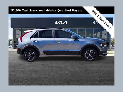 New 2025 Kia Niro EX