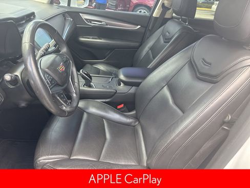 Used 2018 Cadillac XT5 Luxury w/ Driver Awareness Package FWD image 6