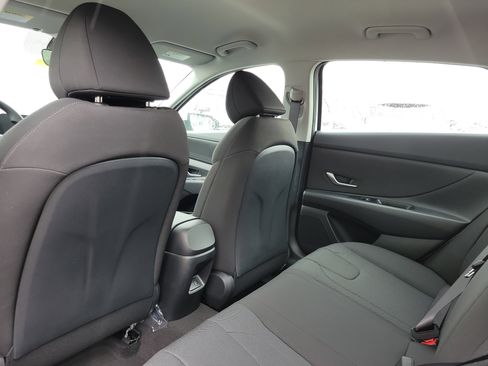 New 2026 Hyundai Elantra SE FWD image 14