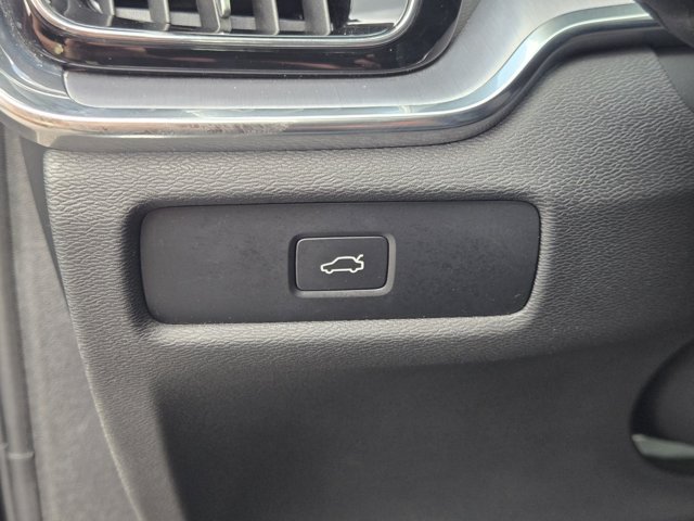 Used 2024 Volvo S60 B5 Core FWD image 27