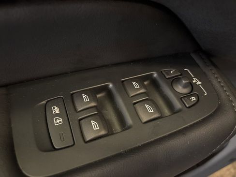 Used 2025 Volvo XC60 B5 Plus image 21