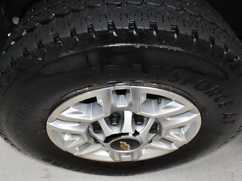 Used 2024 Chevrolet Silverado 2500 LT w/ Snow Plow Prep/Camper Package image 9