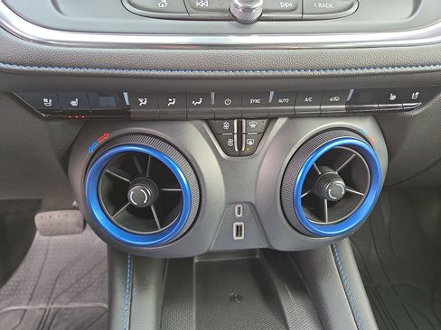 Used 2023 Chevrolet Blazer RS w/ Enhanced Convenience Package image 28