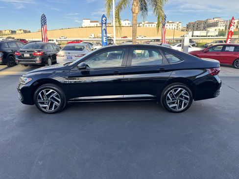 Certified 2023 Volkswagen Jetta SEL image 6