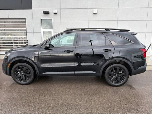 Used 2023 Kia Sorento S w/ Panoramic Sunroof Package AWD/4WD image 3