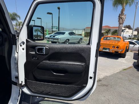 Used 2021 Jeep Wrangler Unlimited Sahara AWD/4WD image 23