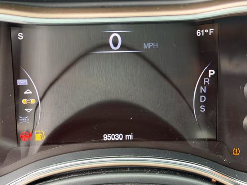 Used 2015 Jeep Grand Cherokee Overland AWD/4WD image 17