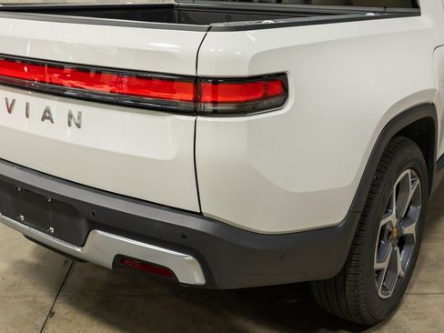 Used 2022 Rivian R1T Adventure AWD/4WD image 23