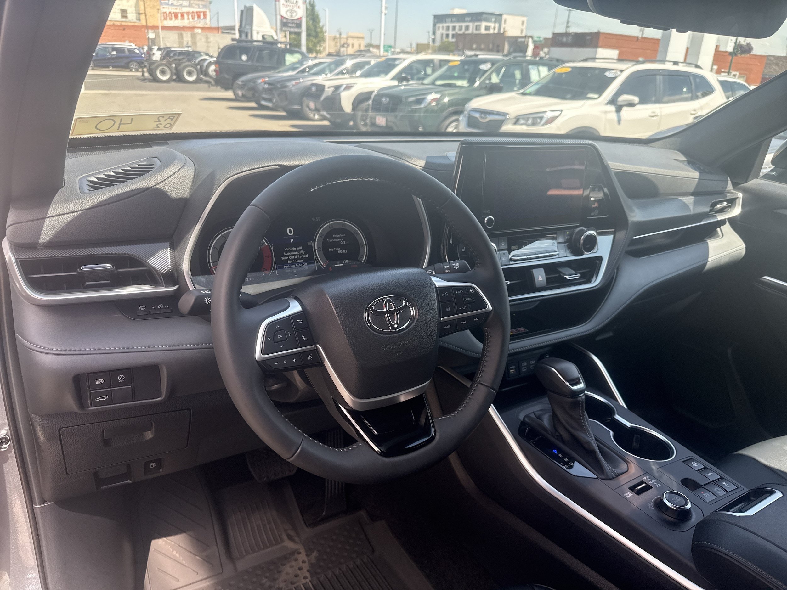 Used 2026 Toyota Highlander XSE AWD/4WD image 4