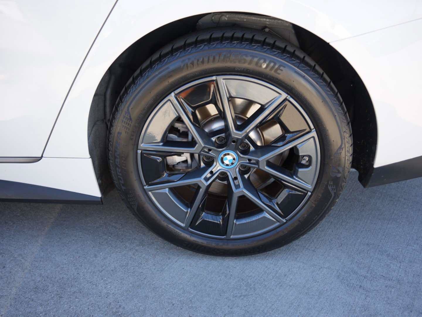 Used 2024 BMW i4 eDrive35 w/ Premium Package RWD image 6