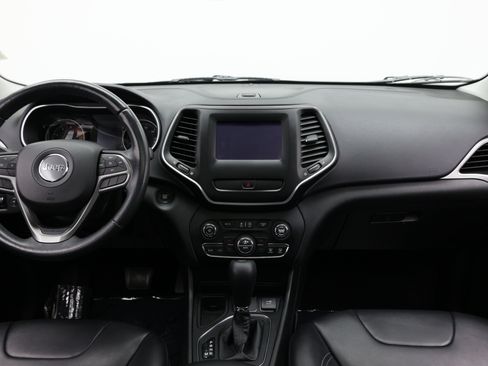 Used 2019 Jeep Cherokee Latitude Plus w/ Comfort/Convenience Group FWD image 44