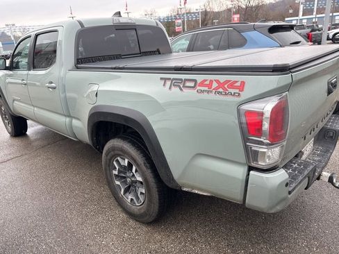 Used 2022 Toyota Tacoma TRD Off-Road w/ Technology Package image 11
