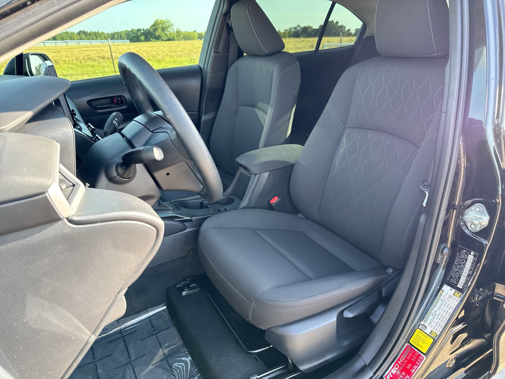 Used 2024 Toyota Corolla LE FWD image 11