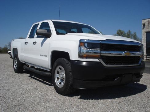 Used 2016 Chevrolet Silverado 1500 W/T w/ Trailering Package image 2