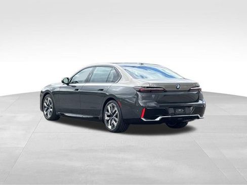 Certified 2023 BMW i7 xDrive60 AWD/4WD image 5