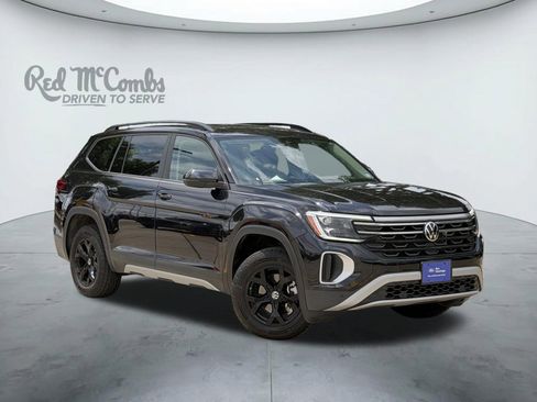 Used 2024 Volkswagen Atlas Peak Edition SE AWD/4WD image 1