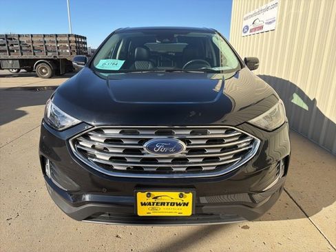 Used 2024 Ford Edge Titanium image 3