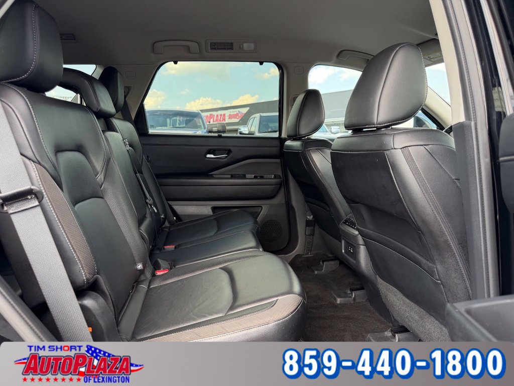Used 2024 Nissan Pathfinder SL AWD/4WD image 37
