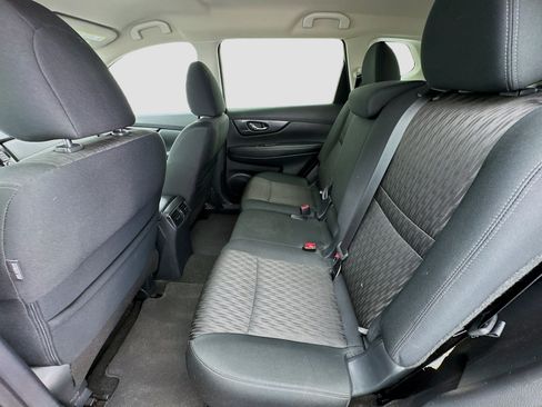 Used 2019 Nissan Rogue SV FWD image 15