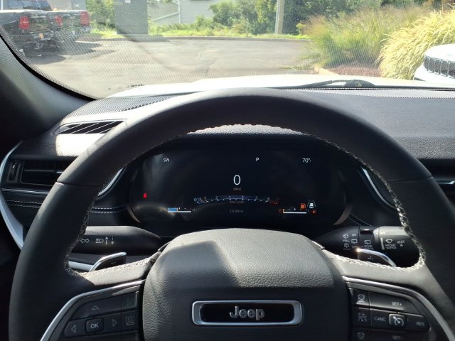 Certified 2023 Jeep Grand Cherokee Altitude AWD/4WD image 30
