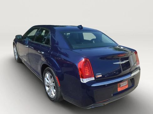 Used 2017 Chrysler 300 C AWD/4WD image 6