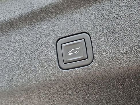 Certified 2023 Chevrolet Tahoe Premier image 32