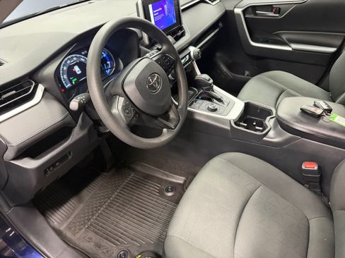 Used 2023 Toyota RAV4 XLE AWD/4WD image 13
