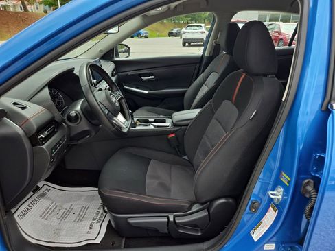Used 2025 Nissan Sentra SR FWD image 10