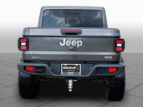 Used 2021 Jeep Gladiator Overland AWD/4WD image 5
