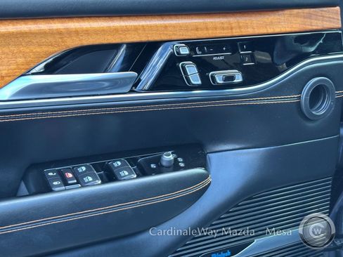 Used 2022 Jeep Grand Wagoneer Series III image 21