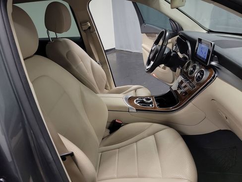 Used 2017 Mercedes-Benz GLC 300 image 24