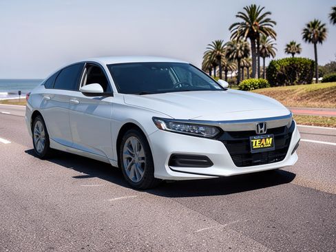 Used 2018 Honda Accord LX image 4
