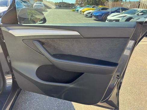 Used 2023 Tesla Model Y Long Range image 23