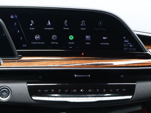 Certified 2024 Cadillac Escalade ESV Luxury RWD image 15