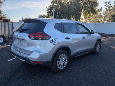 Used 2018 Nissan Rogue S image 6
