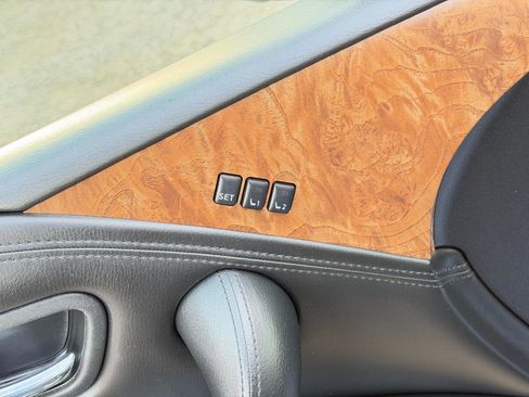 Used 2021 Nissan Armada SL w/ Captain's Chairs Package image 17