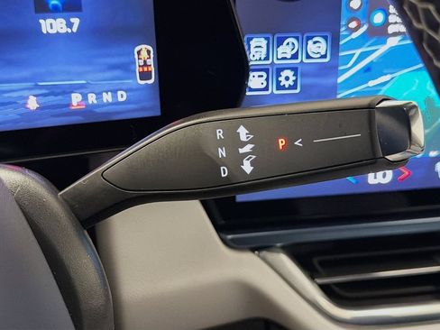 Used 2025 Chevrolet Equinox EV LT w/ Convenience Package FWD image 30