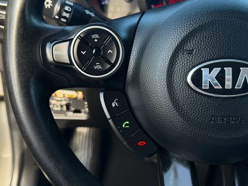 Used 2019 Kia Soul w/ Convenience Package FWD image 16