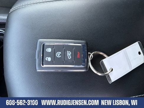 Used 2025 Jeep Grand Cherokee Altitude AWD/4WD image 27