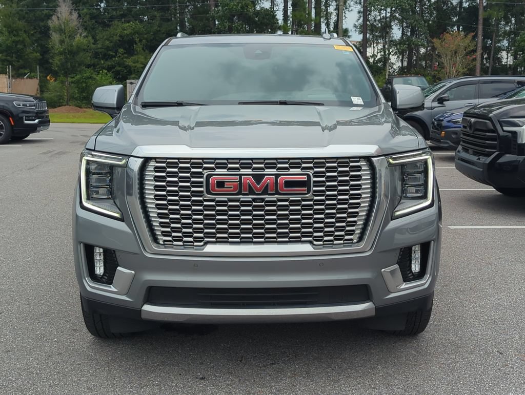 Used 2023 GMC Yukon XL Denali AWD/4WD image 9