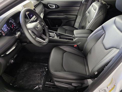 New 2026 Jeep Compass Latitude image 9