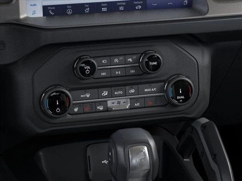 New 2025 Ford Bronco Badlands image 16