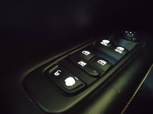 Used 2018 Jeep Compass Latitude w/ Popular Equipment Group AWD/4WD image 27